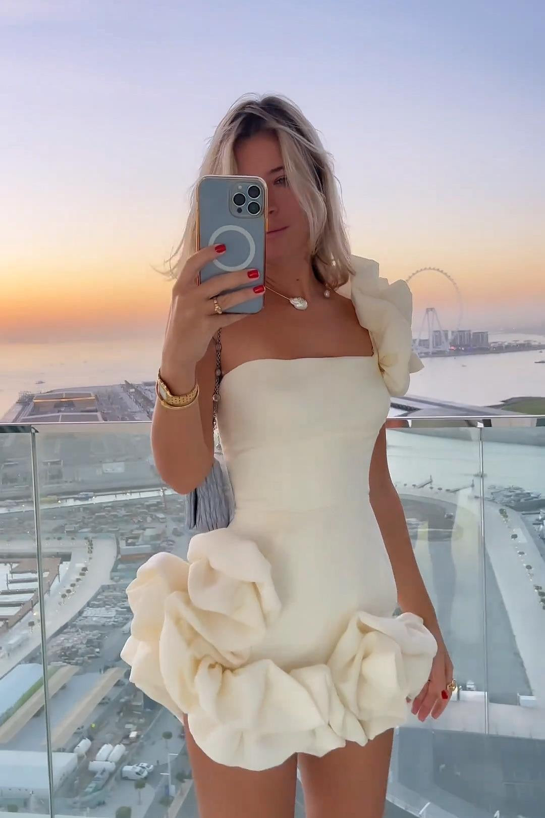 gerüschtes One-Shoulder Kleid